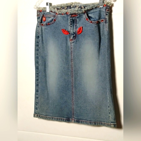 Guess Dresses & Skirts - GUESS JEANS vintage Embellished Denim Midi Skirt Red LIPS rhinestone Accents 29W